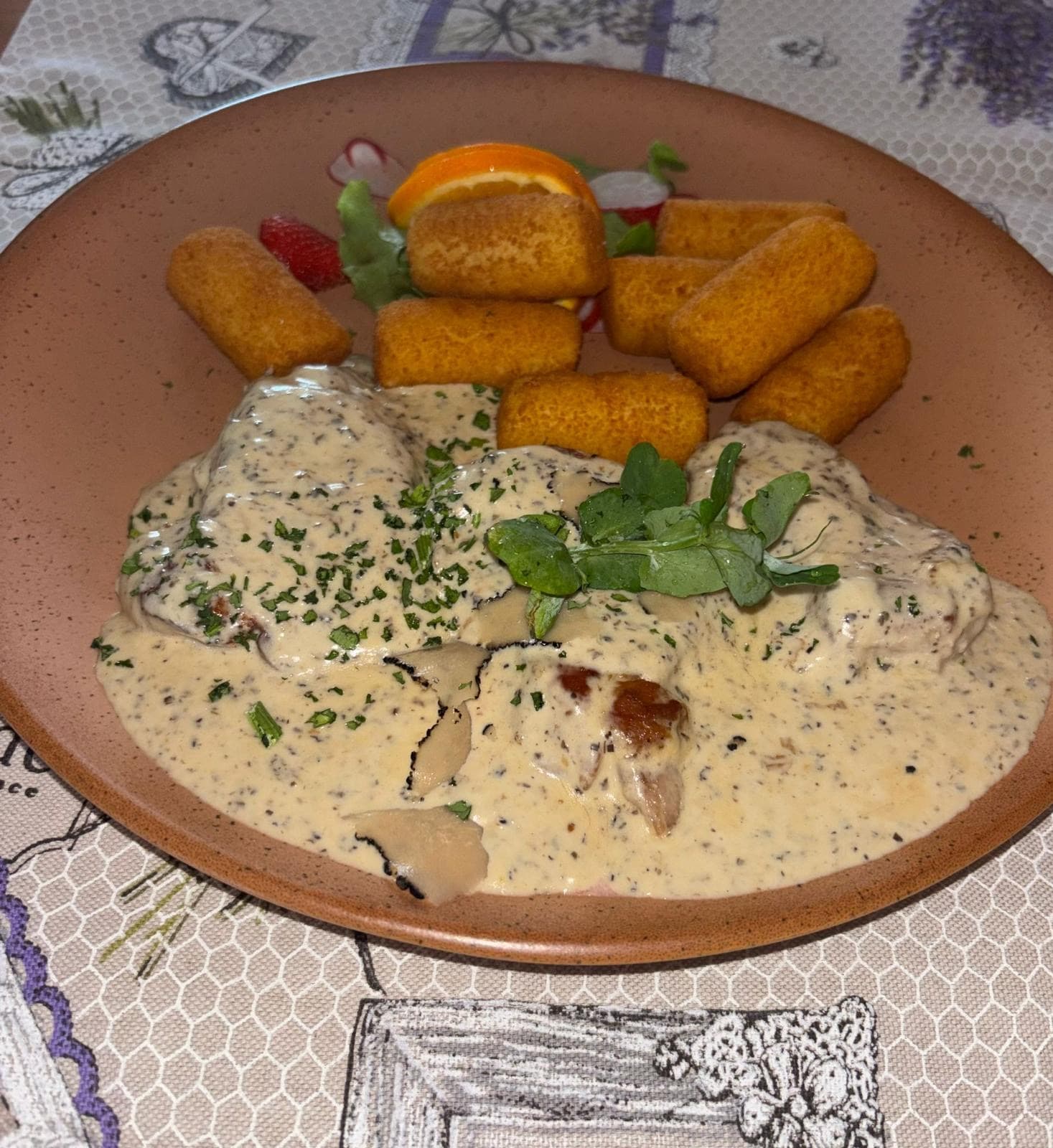 Riba u kremastom umaku